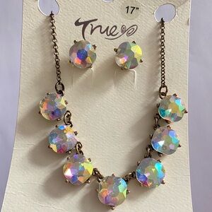 Aurora Borealis Facetted Rhinestone Glass Necklace And Earrings Set Iridescent